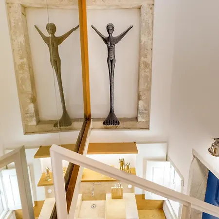 The Bitcoin Chapel Iconic Luxury * Порту