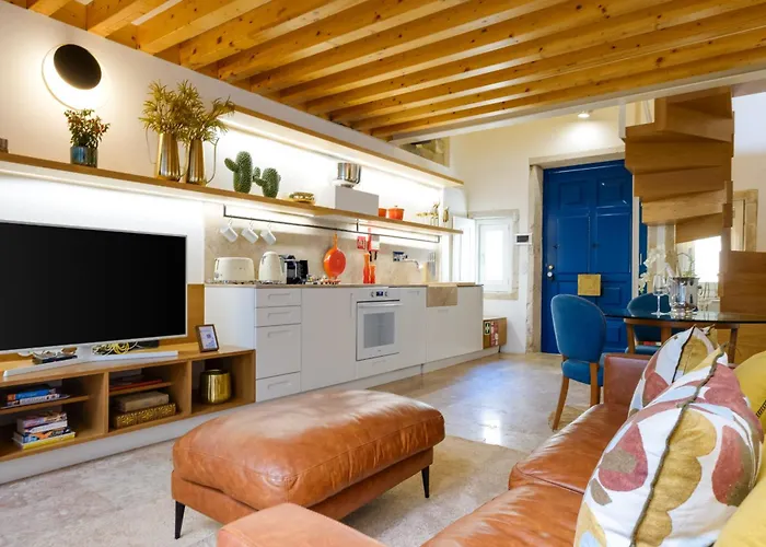 The Bitcoin Chapel Iconic Luxury * פורטו