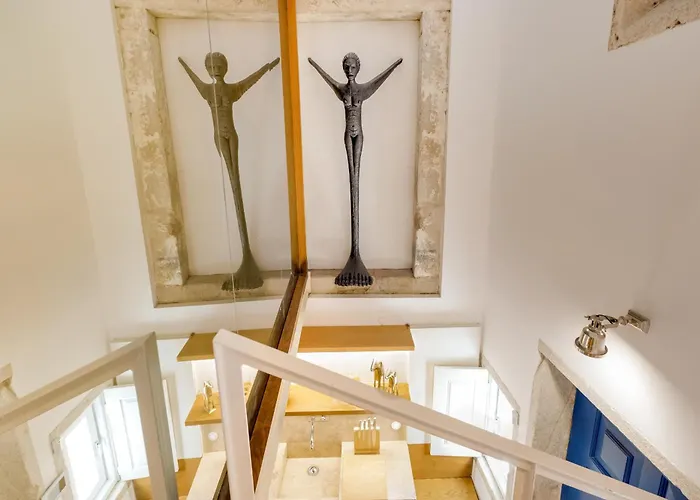 The Bitcoin Chapel Iconic Luxury * Порту