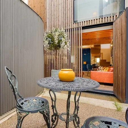 The Bitcoin Chapel Iconic Luxury 아파트 *