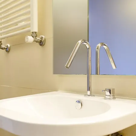 The Bitcoin Chapel Iconic Luxury 포르투